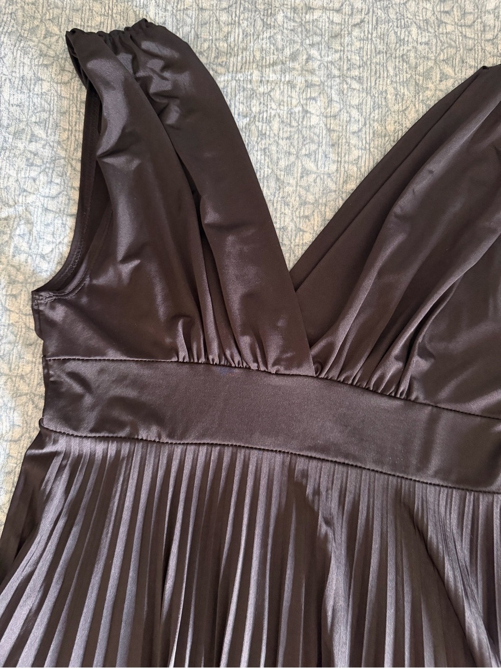 Soprano Satin Plunge V-Neck Pleated Dress - Black